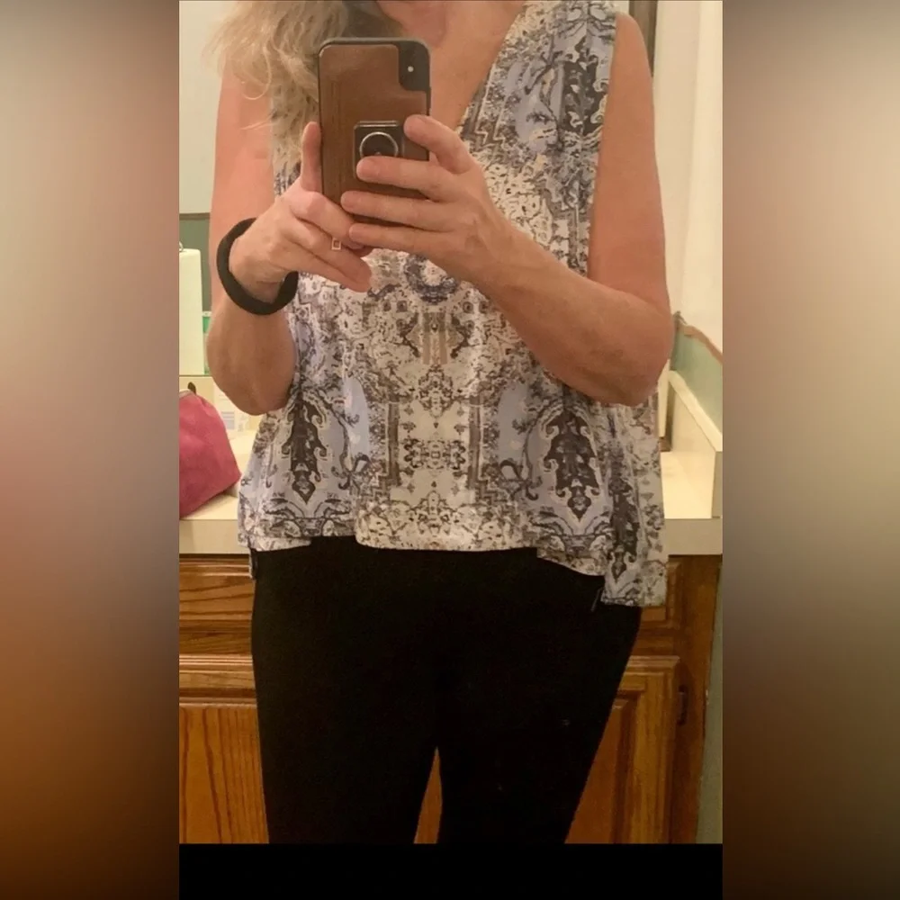 Free People Sz Medium Ruched Shoulders Silk/Silk blend Top.